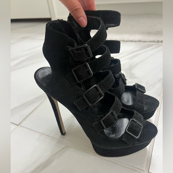 Steve Madden Robins Black Suede Heels - Picture 1 of 6